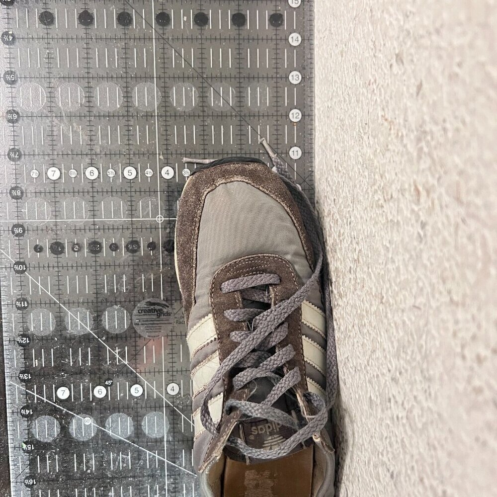 Vintage Adidas Men Size 8 Grey White With The Stripes Shoe Made in Taiwan - Picture 13 of 13